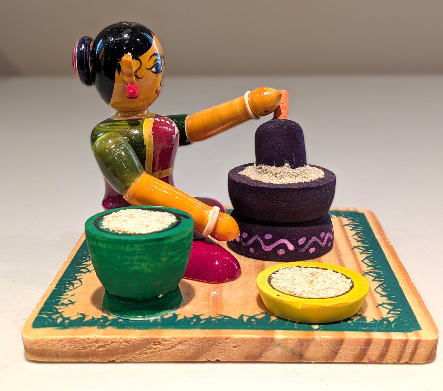 Rolu Woman - Stone Hand Mill